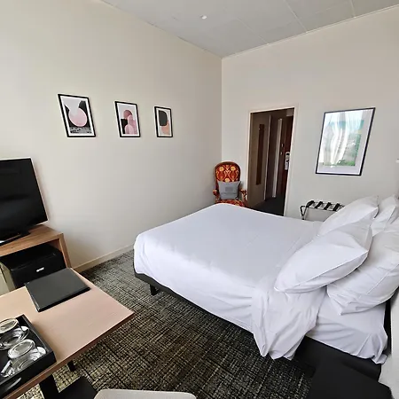 Des Eaux Otel 3*
